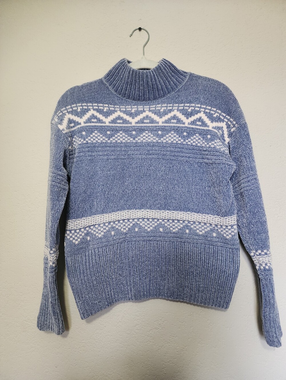 Christian Siriano Blue and White Mock Neck Sweater